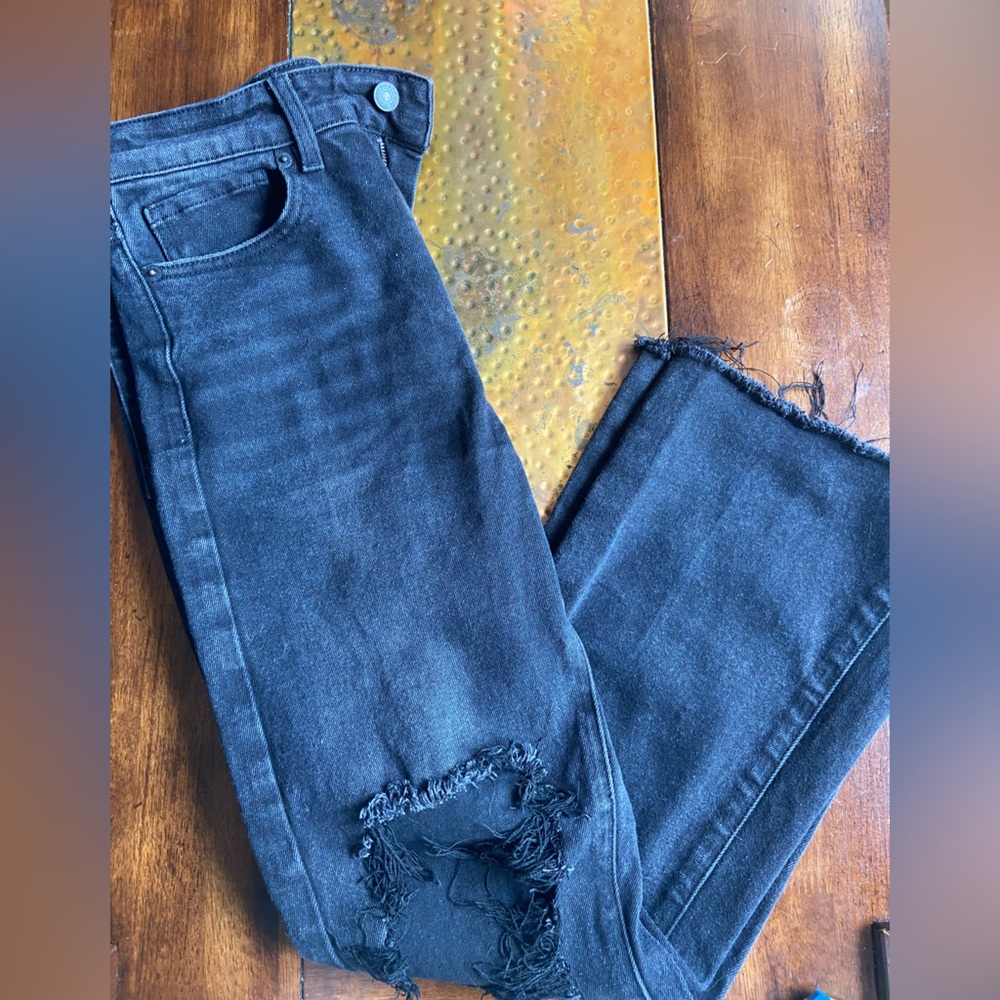 Forever 21 Distressed Flare Ankle Jeans
2000419875025
WASHED BLACK
